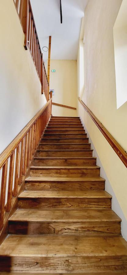 L'Etape Du Mont, Family Hostel 뽕또흑송 외부 사진